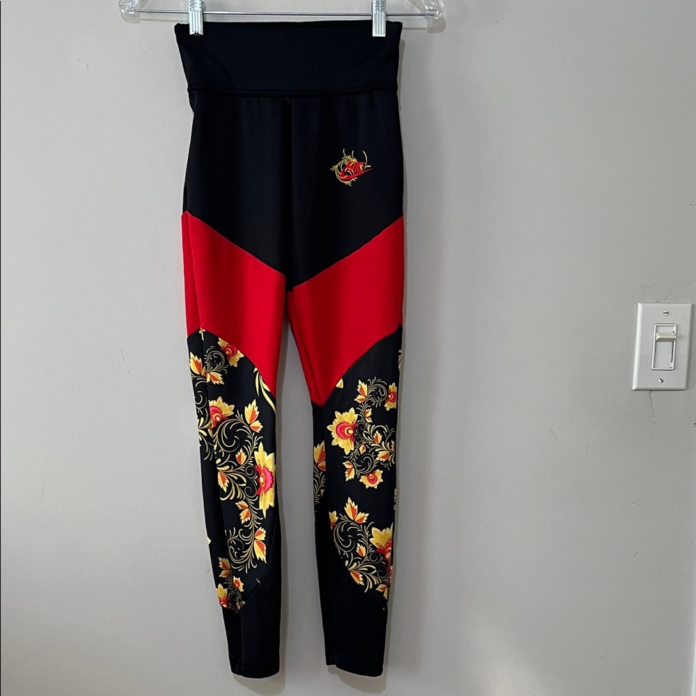 Nike Sportswear Essential Floral Printed Leggings.